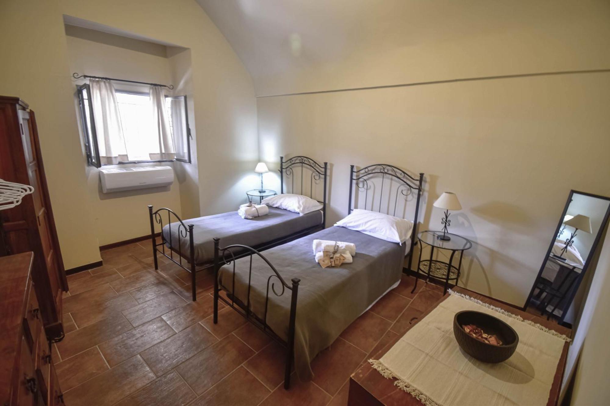Villa Domum In Petra Casa Nella Roccia Self Check - In Modica Exterior foto